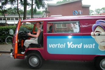 Jordy in de Yord-bus.