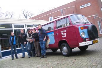 Poseren voor de Yord-bus.