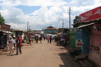 Een zonnige zaterdagmiddag in Kibera.