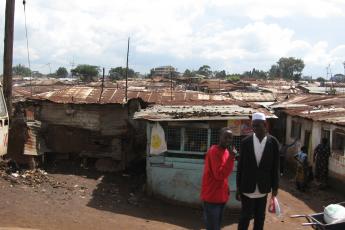 Kibera: 1 miljoen mensen onder golfplaten.