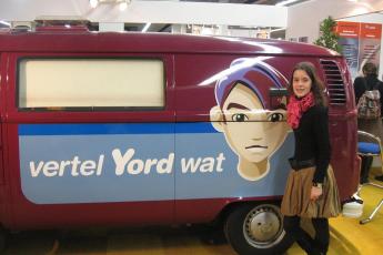 Marjette bij de Yordbus.