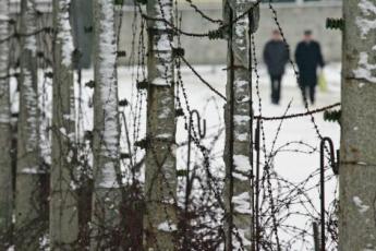 Hekwerk van het voormalige Auschwitz.