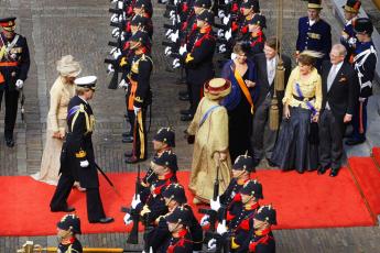 De koninklijke familie op het Binnenhof.