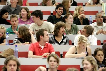 Studenten waren boos over het voorstel van Plasterk.