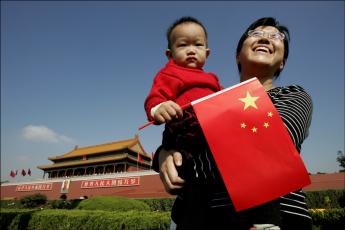 China zal nog zeker tien jaar vasthouden aan zijn omstreden eenkindpolitiek.