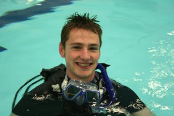 Magneet dook met Gerald Verweij mee in een Rotterdams zwembad.