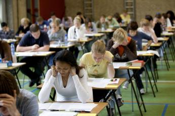 Gespannen aandacht dinsdagmorgen in de examenzaal op scholengemeenschap Prins Maurits in Middelharnis.