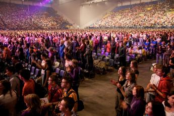 De Evangelische Omroep organiseerde zaterdag de 34e EO Jongerendag, met als thema: ondersteboven.