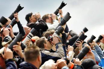 Vliegtuigspotters hebben hun telelenzen gericht op het wereldberoemde demoteam 'Il Frecce Tricolori'.