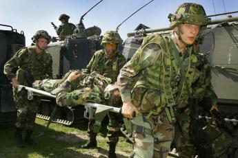 Mariniers doen een oefening.