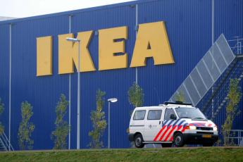 Ikea ontving al eerder bommeldingen. In 2002 hield Ikea alle vestigingen gesloten na een dreigtelefoontje.