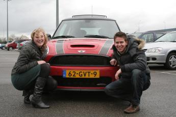 Pim en Guze voor de Mini John Cooper Works.