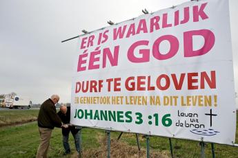 Het bord langs de A28.