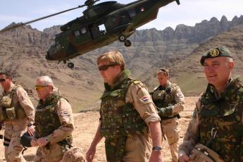 Willem-Alexander (m.) op bezoek in Afganistan.