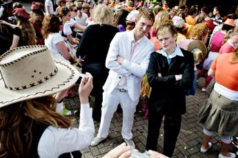 De lessen zitten erop voor de examenkandidaten van de Pieter Zandt Scholengemeenschap in Kampen. Woensdag vierden ze hun laatste schooldag.