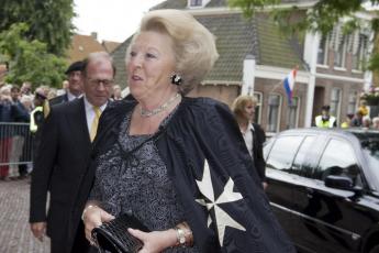 Koninklijke vrijwilliger: koningin Beatrix.