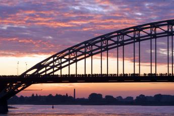 De Waalbrug bij Nijmegen.