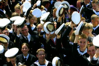 ...Feest bij de marine...